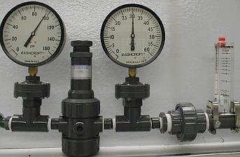 photo of Plast-O-Matic regulator that has been set at 30 psi in a no-flow condition